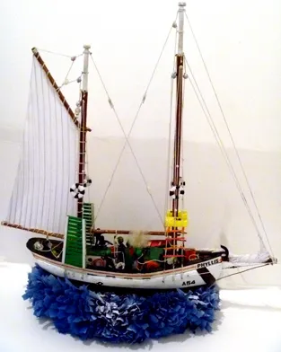 George Passi, Phyllis - Pearl & Trochus Shell Luggers, 2011, 22 x 22 x 11 cm