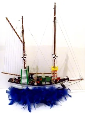George Passi, Goose - Pearl & Trochus Shell Luggers, 2011, 22 x 22 x 11 cm