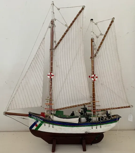 George Passi, Pearl & Trochus Shell Luggers, 2011, 22 x 22 x 11 cm