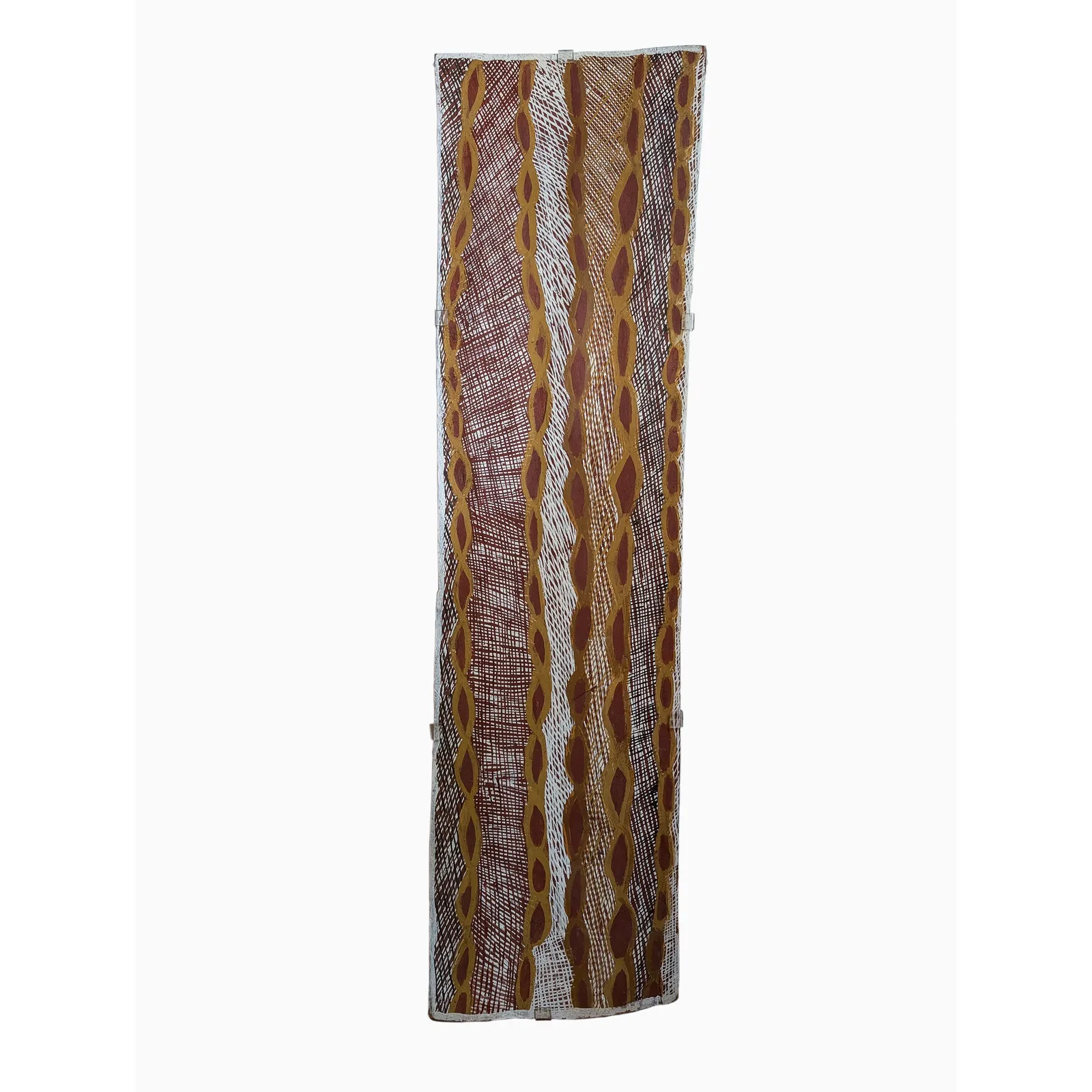 Barrupu Yunupingu, Gurtha, 2022, natural earth pigments on bark, 108 x 28 cm
