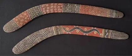 Kaapa Mbitjana Tjampitjinpa, Two Boomerangs, c.1972, 80 x 15 cm