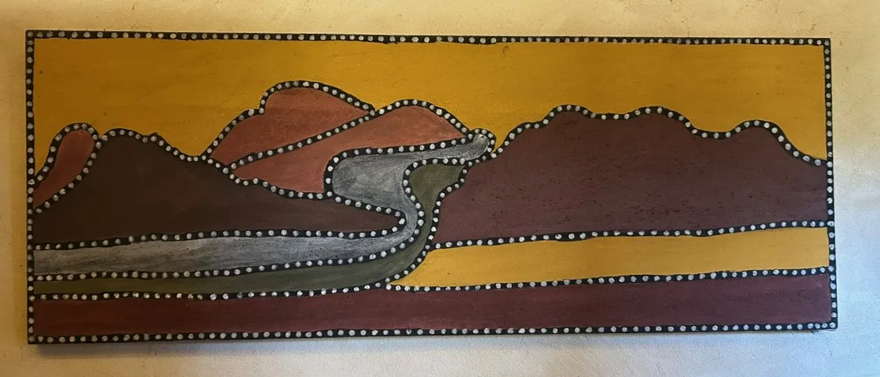 Beerbee Mungnari, Dullo Dullo, 2003, natural earth pigments on canvas, 120 x 45 cm