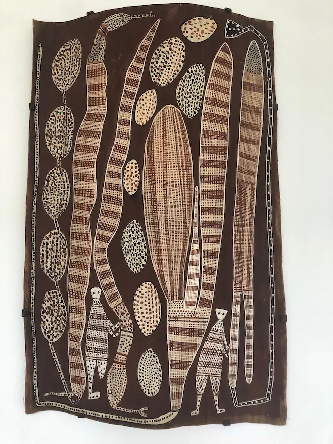 Mick Kubarkku, Mimi Spirits and File Snakes, natural earth pigments on bark, 77 x 48 cm